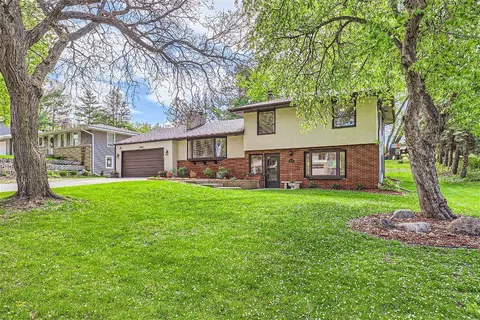 1314 Hillcrest Dr NE, Fridley, MN 55432