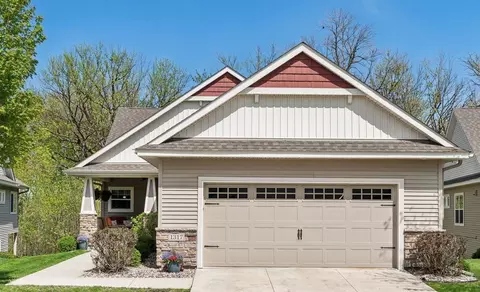 1317 Shadywood Ln, Waconia, MN 55387