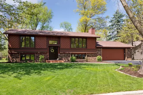 1201 Birch Dr, Hudson, WI 54016