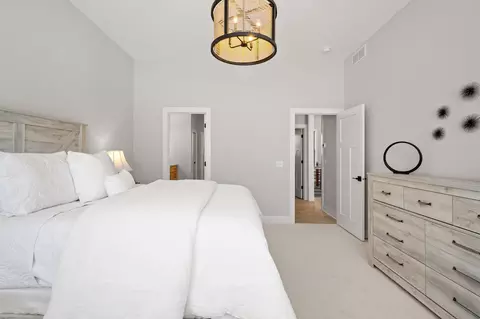 Bedroom - 4927 Parkside Cir, Eagan, MN 55123 photo 2 of 5