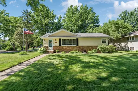 5916 Bethia Ln, Brooklyn Park, MN 55429