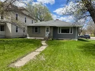 221 10th St NE, Staples, MN 56479