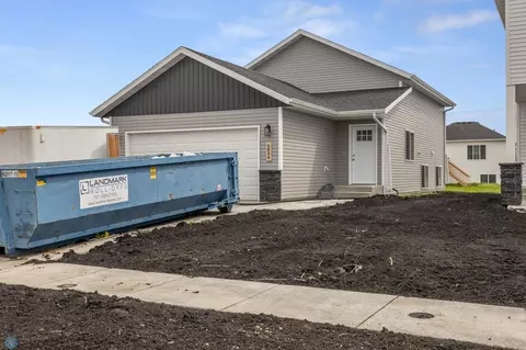 6844 Thomas St, Horace, ND 58047 photo 2