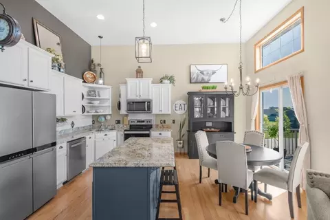 9739 Saint Andrews Dr, Elko New Market, MN 55020