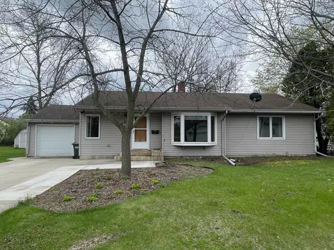 707 Minnesota St, Paynesville, MN 56362