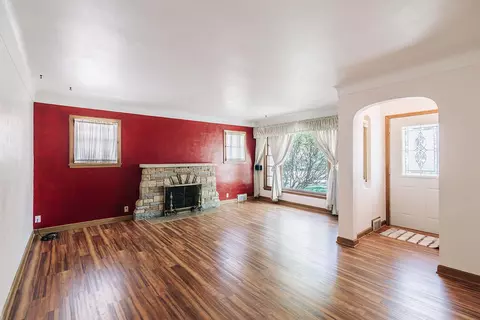 1229 Burr St #1, Saint Paul, MN 55101