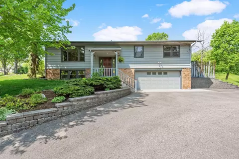 110102 Friendship Ln, Chaska, MN 55318