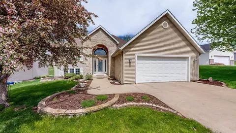 4427 Arcon Ln NW, Rochester, MN 55901