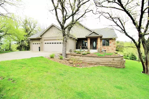 118 Ridge Rd, New London, MN 56273