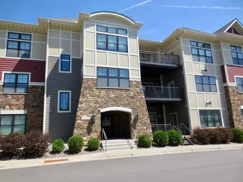15420 Oakcroft Pl #324, Wayzata, MN 55391