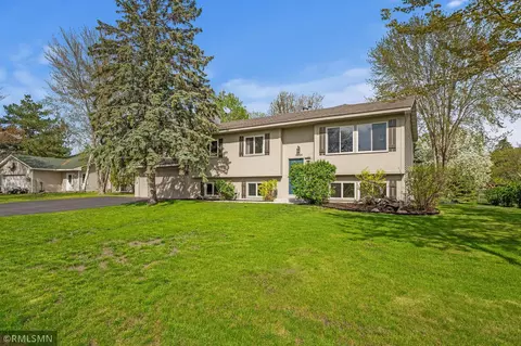 4454 Rosebriar Ave, Vadnais Heights, MN 55127