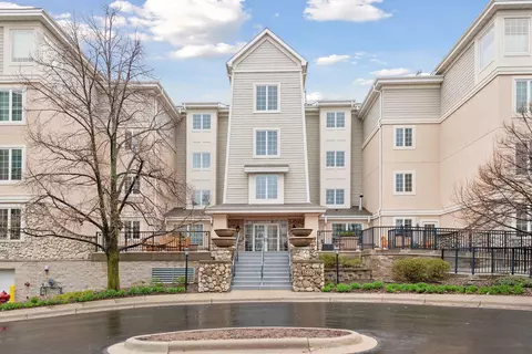 11460 Fairfield Rd W #403, Minnetonka, MN 55305