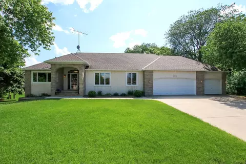 820 Colorado Cir NW, Hutchinson, MN 55350