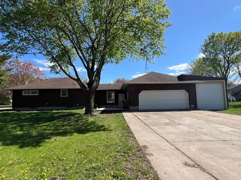 101 S 7th Ave E, Truman, MN 56088