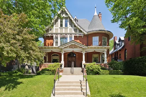 629 Summit Ave, Saint Paul, MN 55105