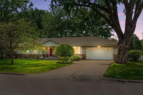 6000 Zenith Ave S, Edina, MN 55410