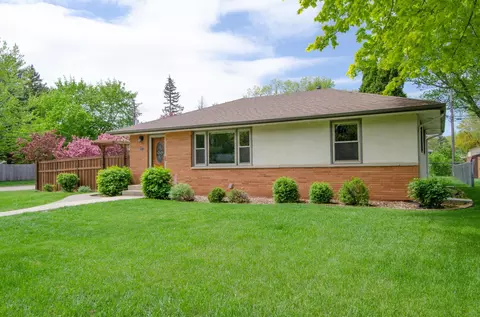5045 Eastwood Rd, Mounds View, MN 55112