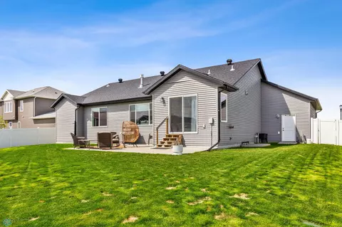 7428 Eagle Pointe Dr S, Fargo, ND 58104 photo 39