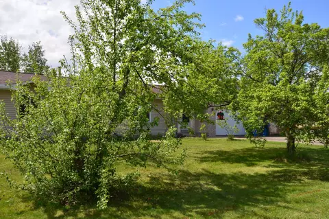 825 Dogwood St SW, Isanti, MN 55040