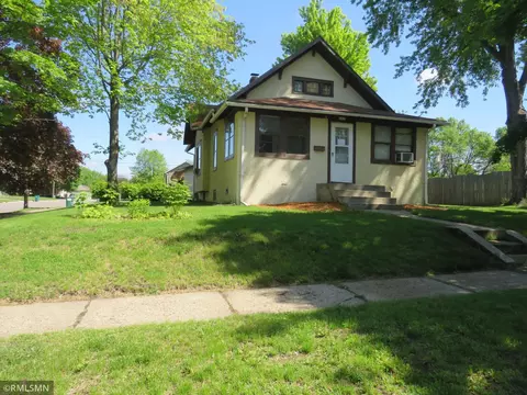 1407 11th St E, Glencoe, MN 55336 photo 2