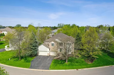 9695 Laforet Dr, Eden Prairie, MN 55347
