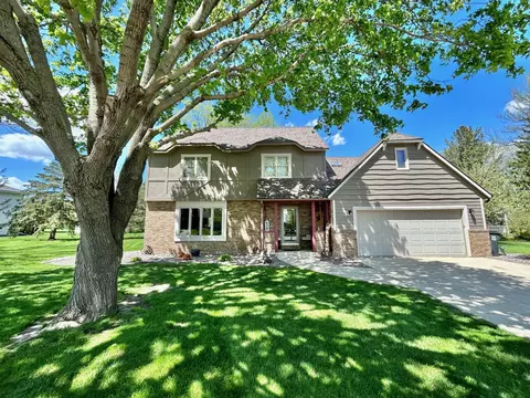 1400 Ridgeway Rd, Marshall, MN 56258