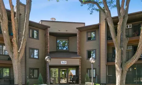 7601 W 101st St #321, Bloomington, MN 55438