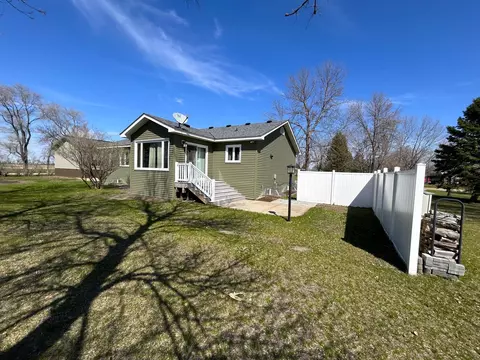 949 Ash St, Appleton, MN 56208 photo 4