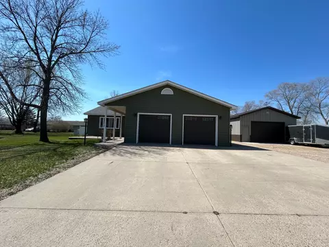 949 Ash St, Appleton, MN 56208 photo 2