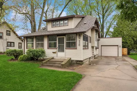 529 Old Main St N, Cambridge, MN 55008