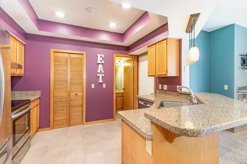 1878 Sapphire Pt #120, Eagan, MN 55122 photo 13