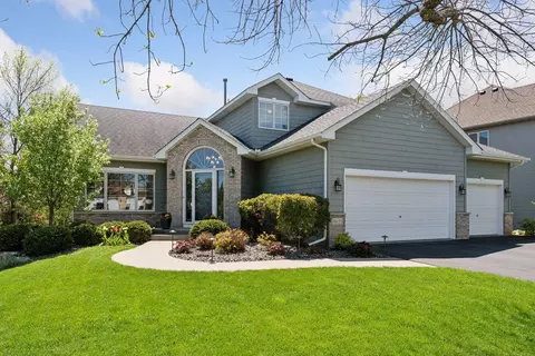 16633 Saddle Horn Ct, Eden Prairie, MN 55347