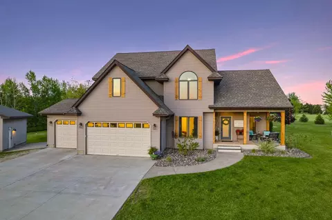 979 172nd St, Hammond, WI 54015