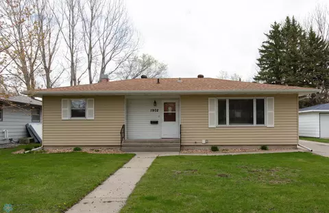 1902 19th St S, Moorhead, MN 56560