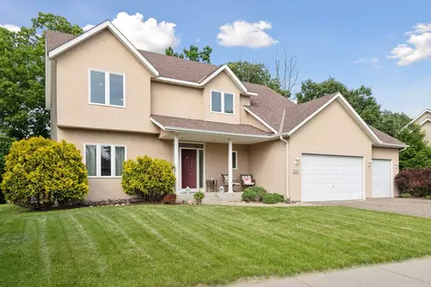 8527 College Trl, Inver Grove Heights, MN 55076