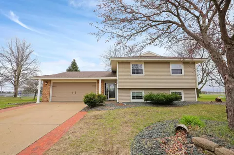 5642 139th Street Ct, Apple Valley, MN 55124