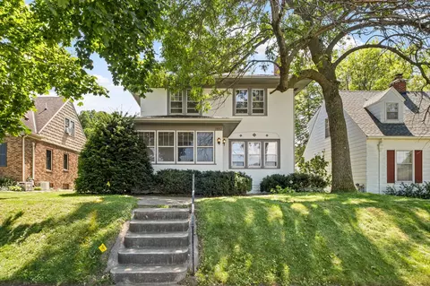 1882 Wellesley Ave, Saint Paul, MN 55105
