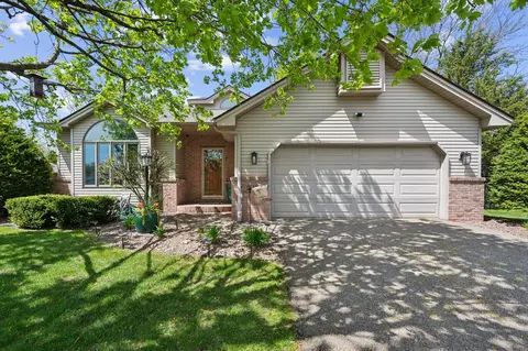 15120 Lac Lavon Dr, Burnsville, MN 55306