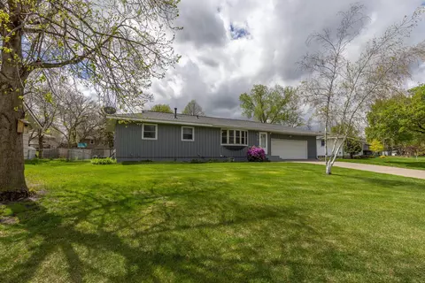 216 Oak Park Dr NE, Blaine, MN 55434