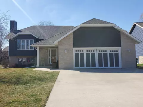 410 7th St SW, Plainview, MN 55964
