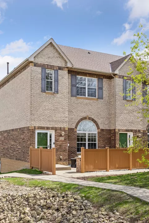 6494 Regency Ln, Eden Prairie, MN 55344