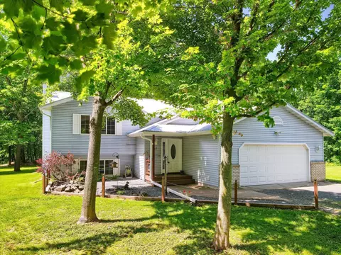 18767 Saint Croix Trl, Shafer, MN 55074
