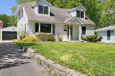 2009 Gettysburg Ave N, Golden Valley, MN 55427
