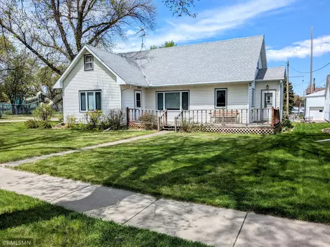820 Ash Ave, Bird Island, MN 55310