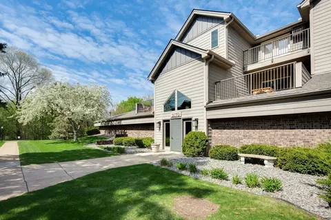 2170 Ridge Dr #28, Saint Louis Park, MN 55416