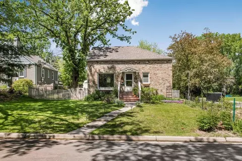 425 France Ave N, Golden Valley, MN 55422