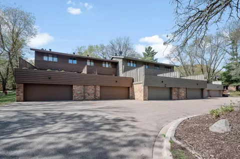 42 Walden St, Burnsville, MN 55337