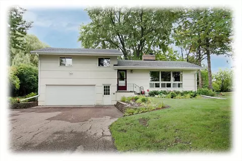 17535 41st Ave N, Plymouth, MN 55446