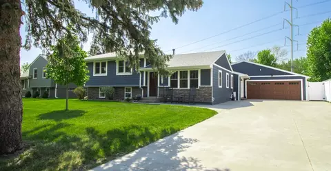 2429 Gregory Dr, New Brighton, MN 55112