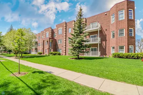 385 7th Ave S #204, Fargo, ND 58103